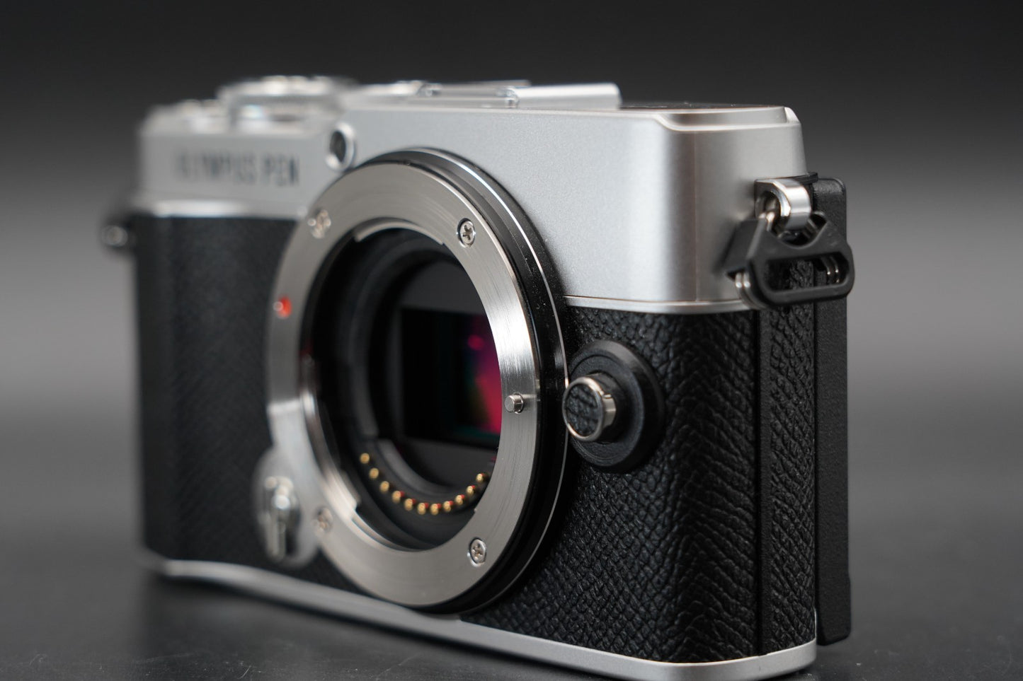 2061 cuts!! OLYMPUS PEN E-P7 Digital Camera Body Silver 10965