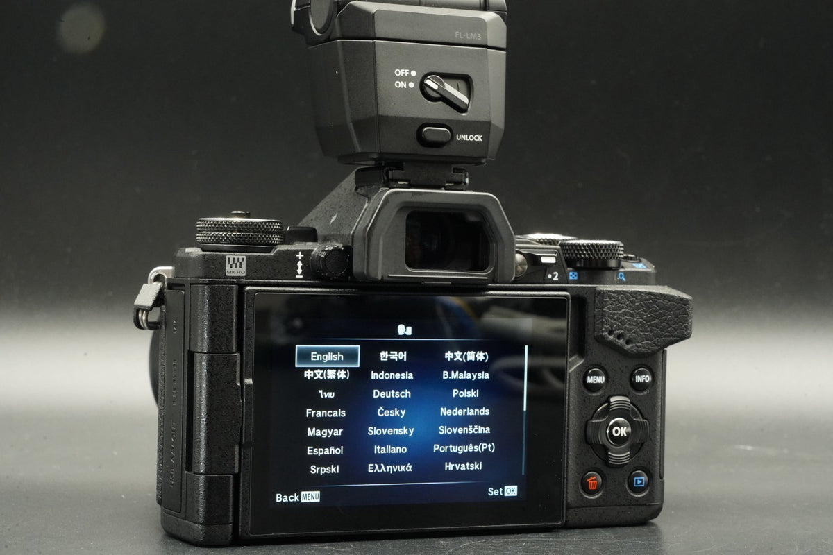 Olympus OM-D E-M5 Mark II w/ M.ZUIKO 14-150 Lens Black -19392 cuts- #11473