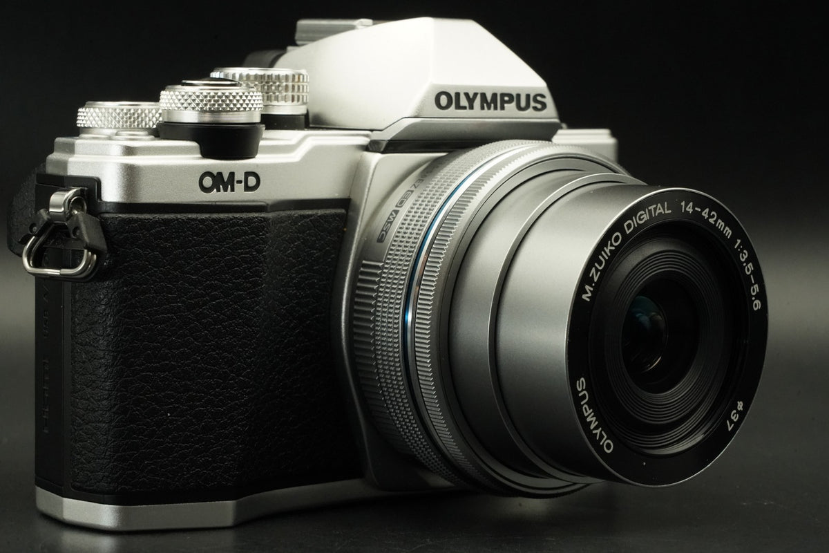 Olympus OM-D E-M10 Mark II Silver w/ 14-42mm + 40-150mm Lens US STOCK #12327