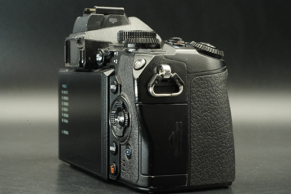 Olympus OM-D E-M1 Digital Camera Black Body -13773 cuts- US STOCK #12348