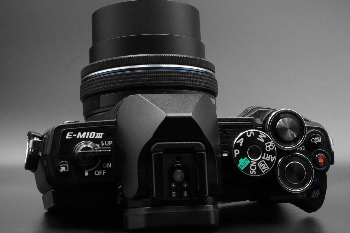 Olympus OM-D E-M10 Mark III Black Digital Camera w/ 2 Lenses US STOCK #10407