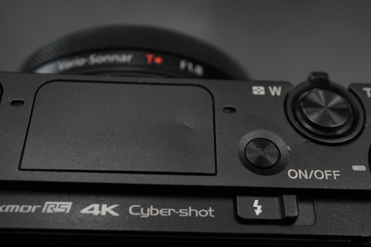 Sony Cyber-Shot DSC-RX100M5A 20.1MP 4K Digital Camera 11125