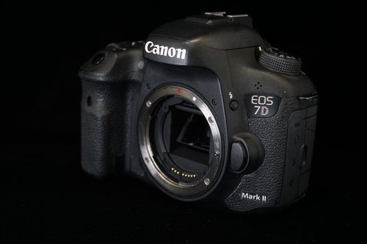 Canon EOS 7D Mark II DSLR Digital SLR Video Camera Used US Duty Paid 10476
