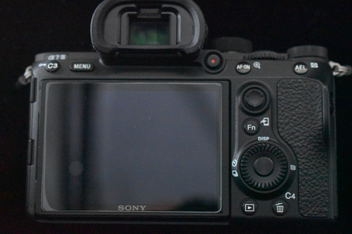 READ! Appareil photo numérique sans miroir Sony Alpha a7III ILCE-7M3 langue...