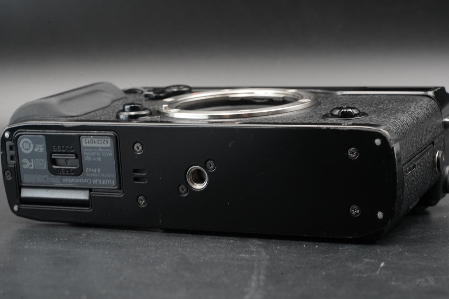 Fujifilm X-Pro2 24.3MP Mirrorless Digital Camera Body Black -332 cuts- #11085