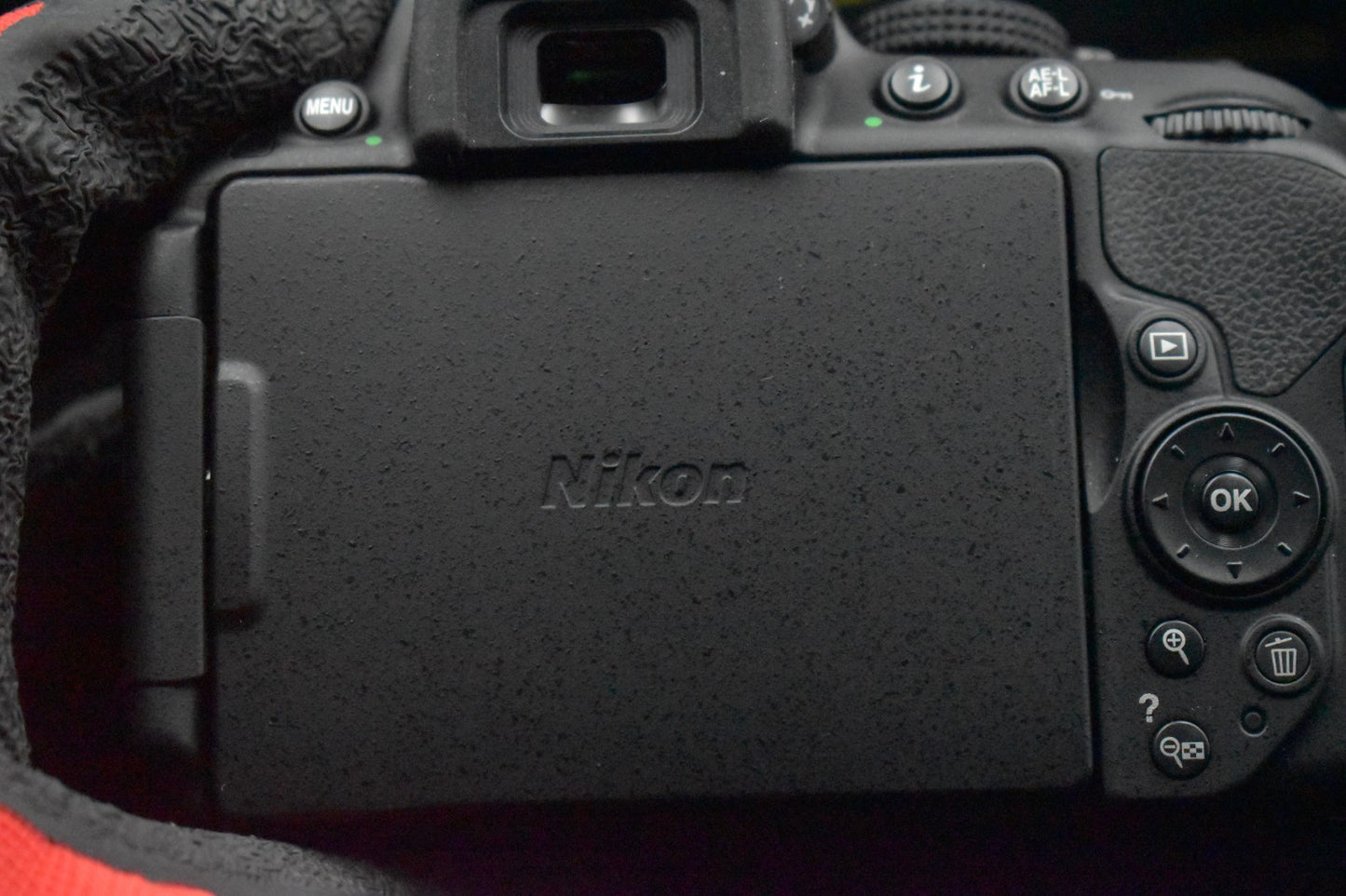 [US DUTY PAID] Nikon D5300 24.2 MP DSLR Digital Video Camera with Lens 9246
