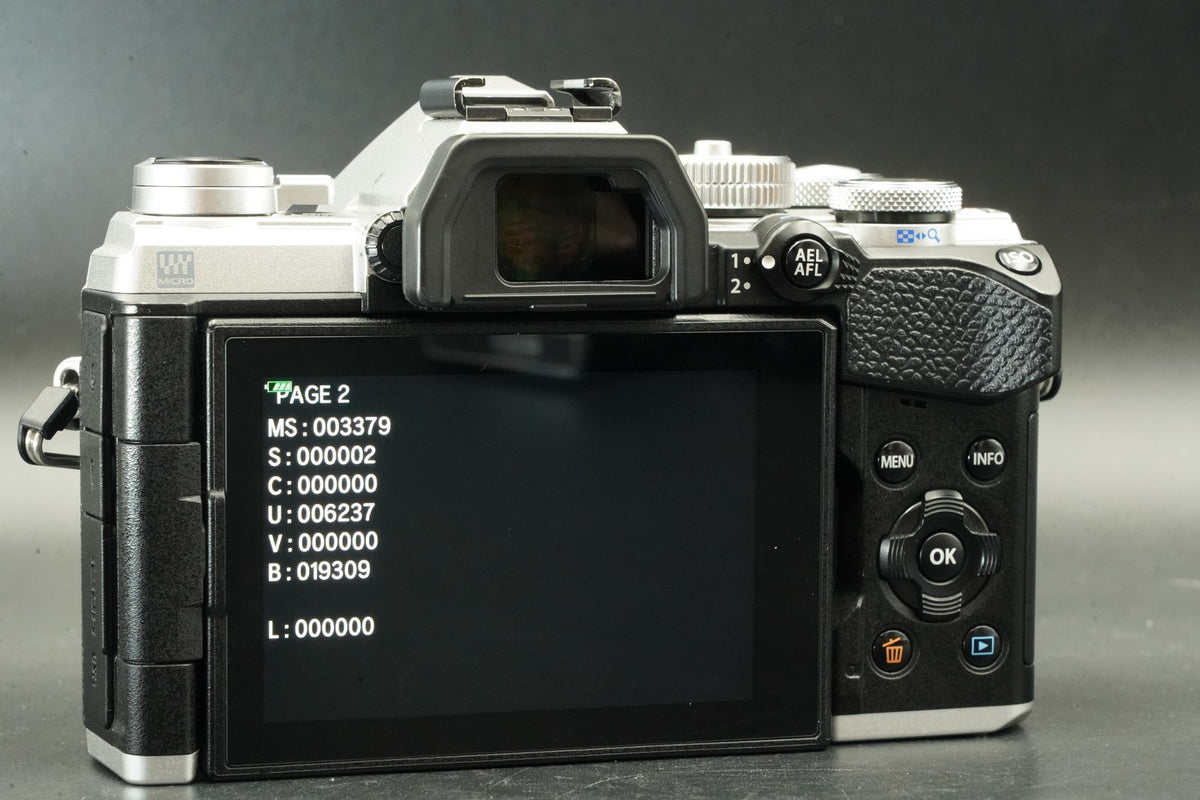 Olympus OM-D E-M5 Mark III 20.4MP Mirrorless Digital Camera -3379 cuts- #11670