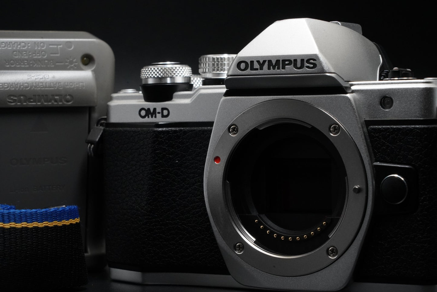 Olympus OM-D E-M10 Mark II 16.1MP Digital Camera Silver US Duty Paid 10438
