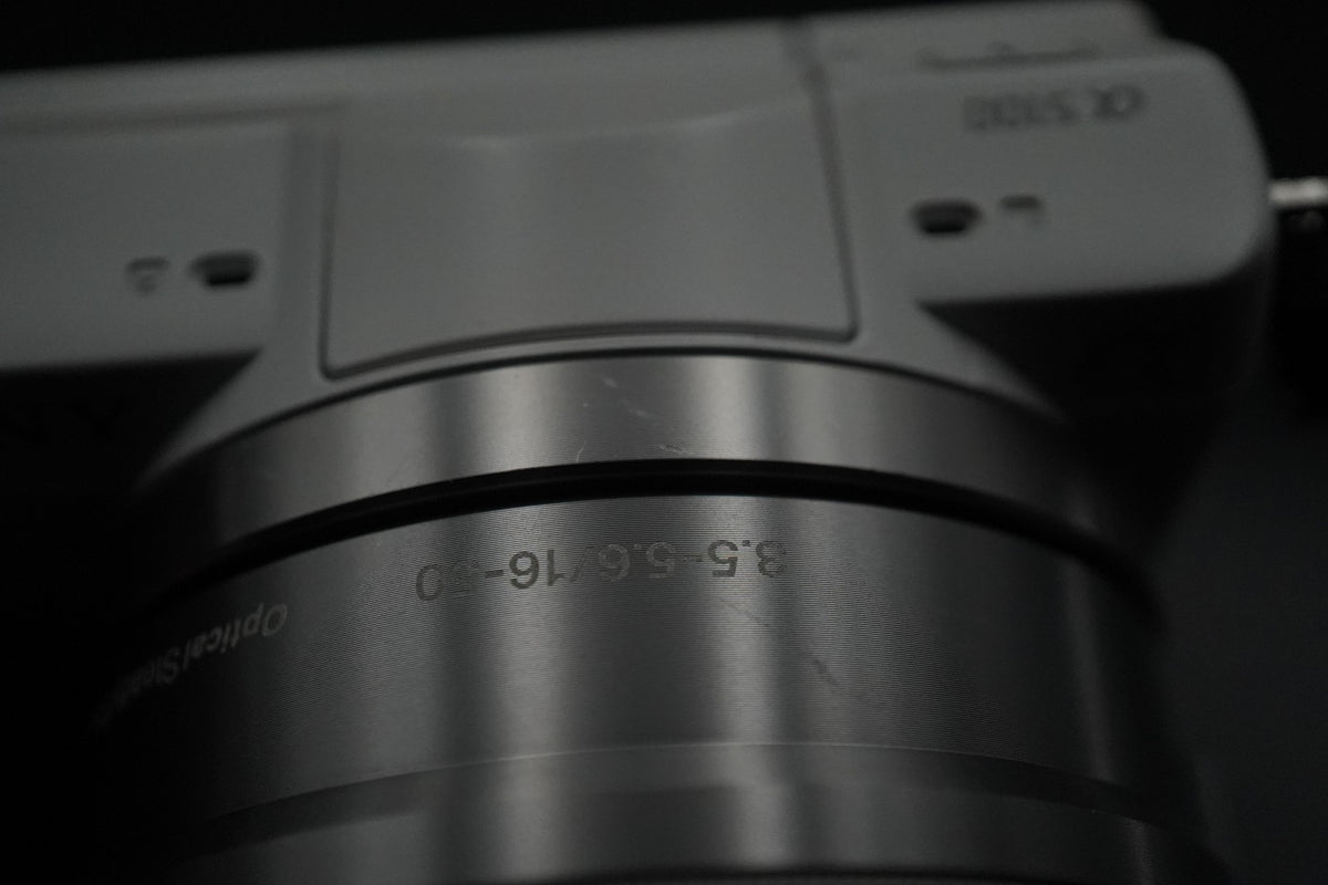 Sony a5100 Mirrorless Digital Camera White -12191 cuts- US STOCK #11201