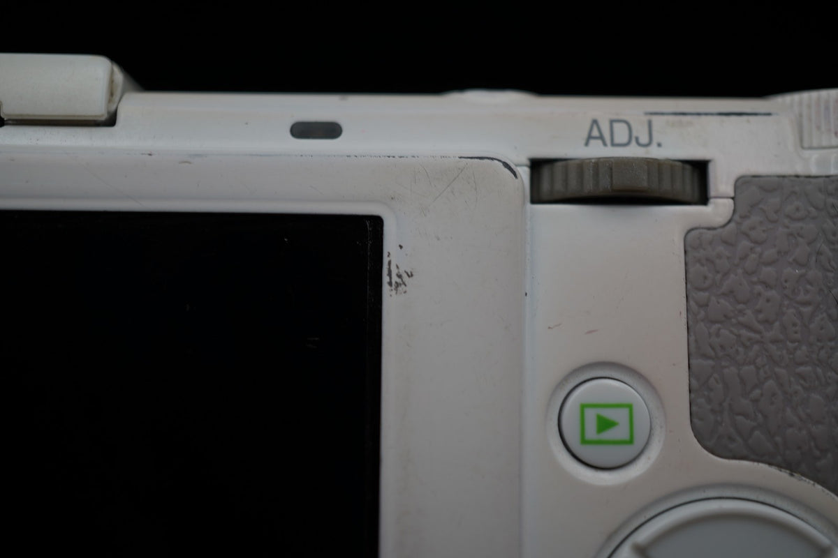 Ricoh GR Digital IV 10.4MP Digital Camera White US STOCK #10178