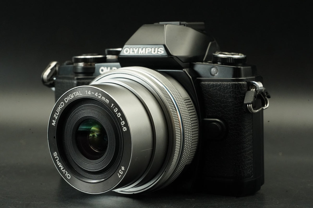 Olympus OM-D E-M10 Mirrorless Camera + 14-42mm PZ Lens -9670 cuts- #12077