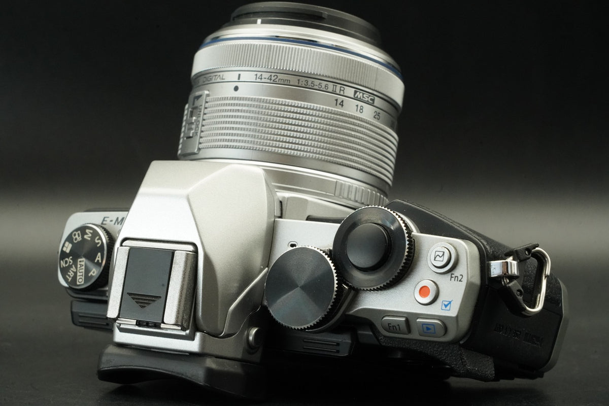 Olympus OM-D E-M10 16.1MP SLR Silver w/ 2 Lens -772 cuts- #12275