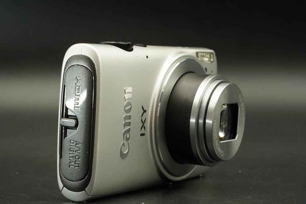 Canon IXY 620F Silver ELPH 330 12.1MP 10x zoom Digital Camera #12442