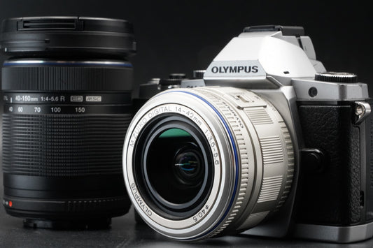 Olympus OMD E-M5 Mirrorless Digital Camera with Lens Silver US STOCK #11320