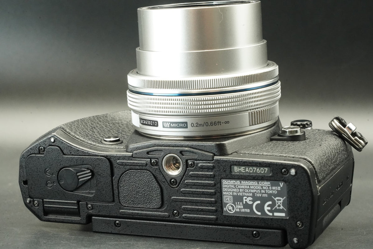 Olympus OM-D E-M5 Mark II w/ 14-42mm + 40-150mm Lens Black -16703 cuts- #12072