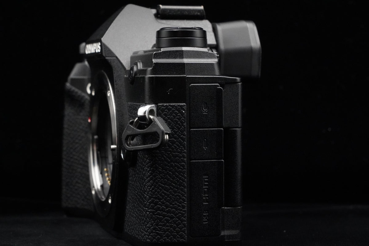 Olympus OM-D E-M5 Mark III 20.4MP Mirrorless Digital Camera US STOCK #10031