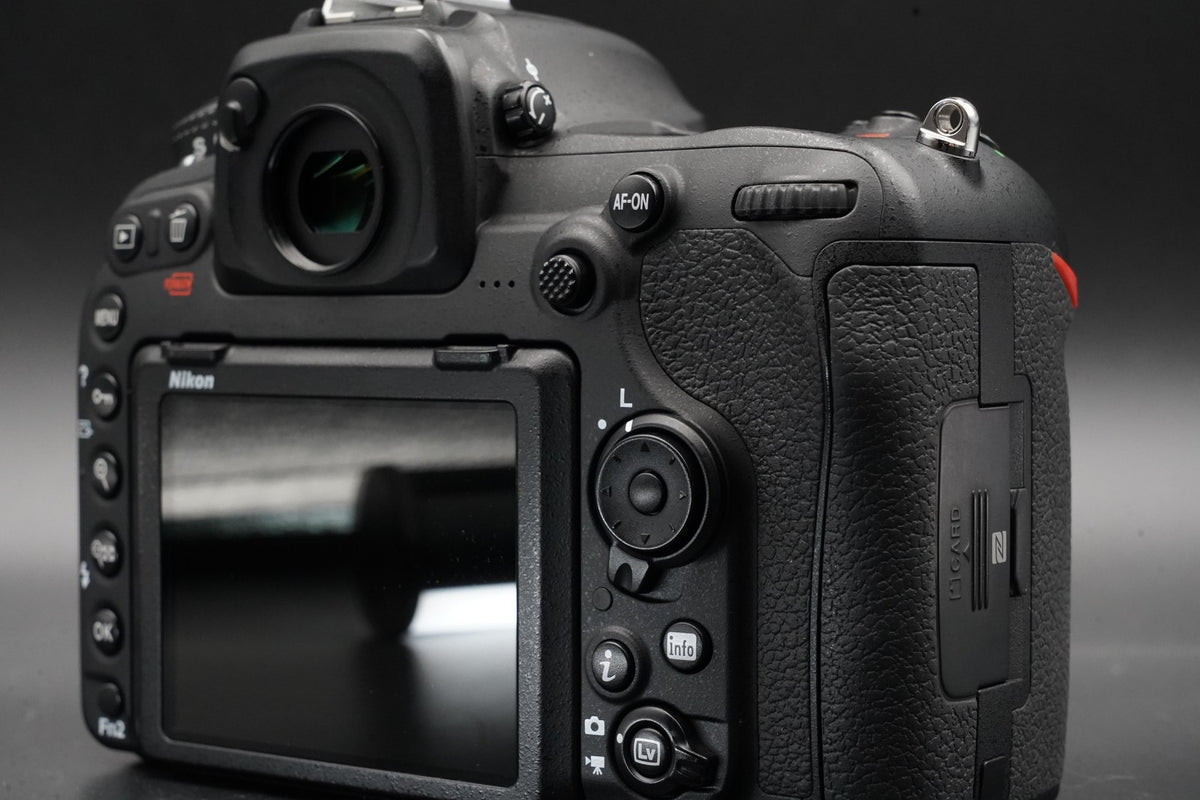 Nikon D500 20.9MP Digital SLR Camera Body US STOCK #10945
