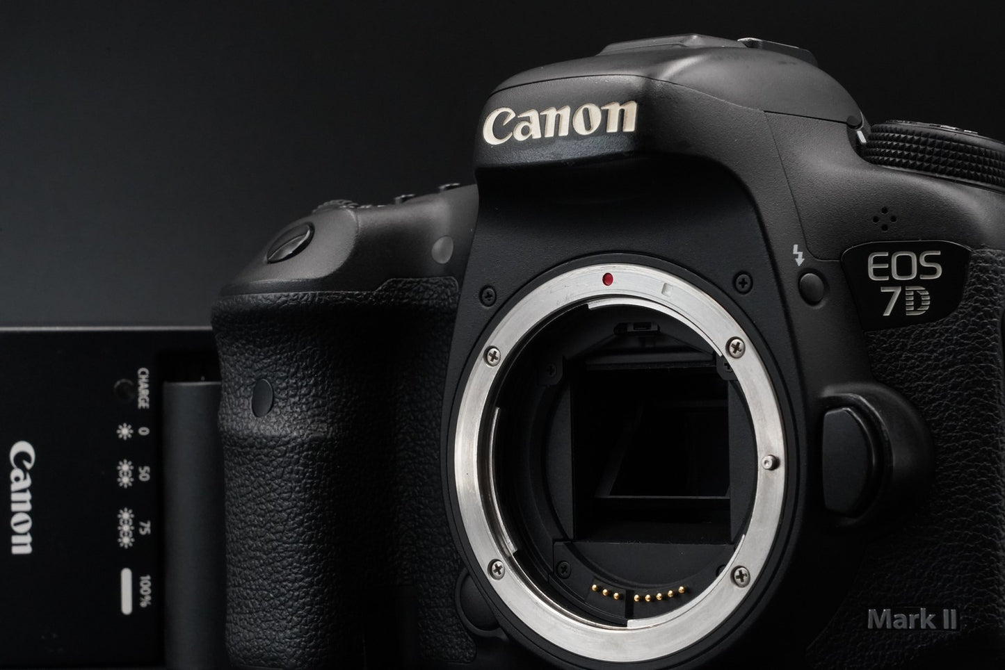 Canon EOS 7D Mark II DSLR Digital SLR Video Camera Used US Duty Paid 10873