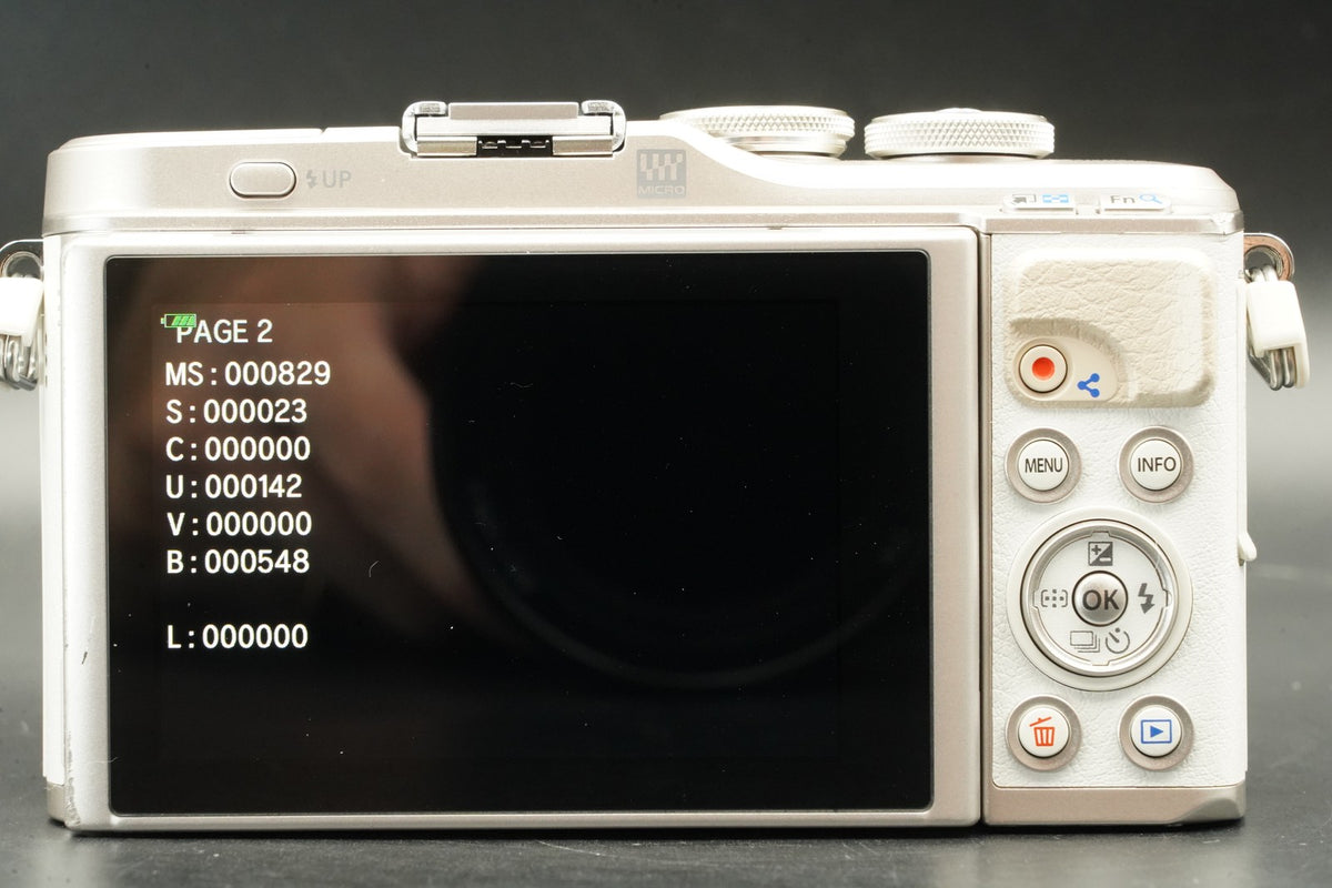 OLYMPUS PEN E-PL9 16.1MP Digital Camera w/ 2 Lens White -829 cuts- #11492