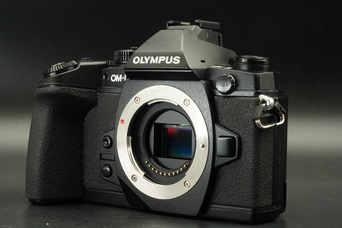 Olympus OM-D E-M1 Mark 1 Digital Camera Black Body -1123 cuts- #12381