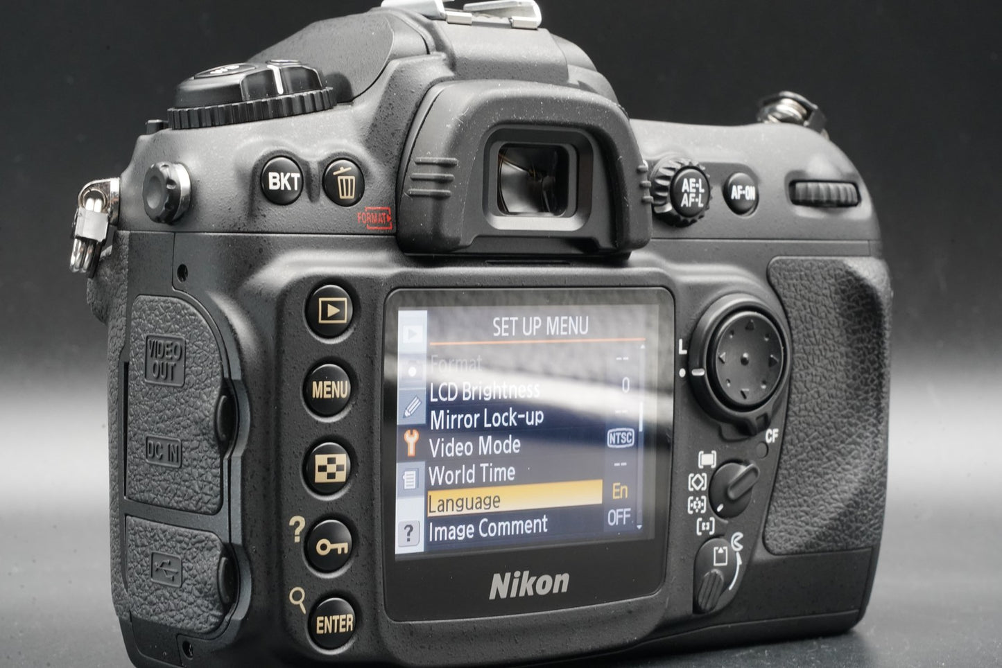 711 cuts!! Nikon D200 10.2MP Digital SLR Camera Black Body Battery 11256