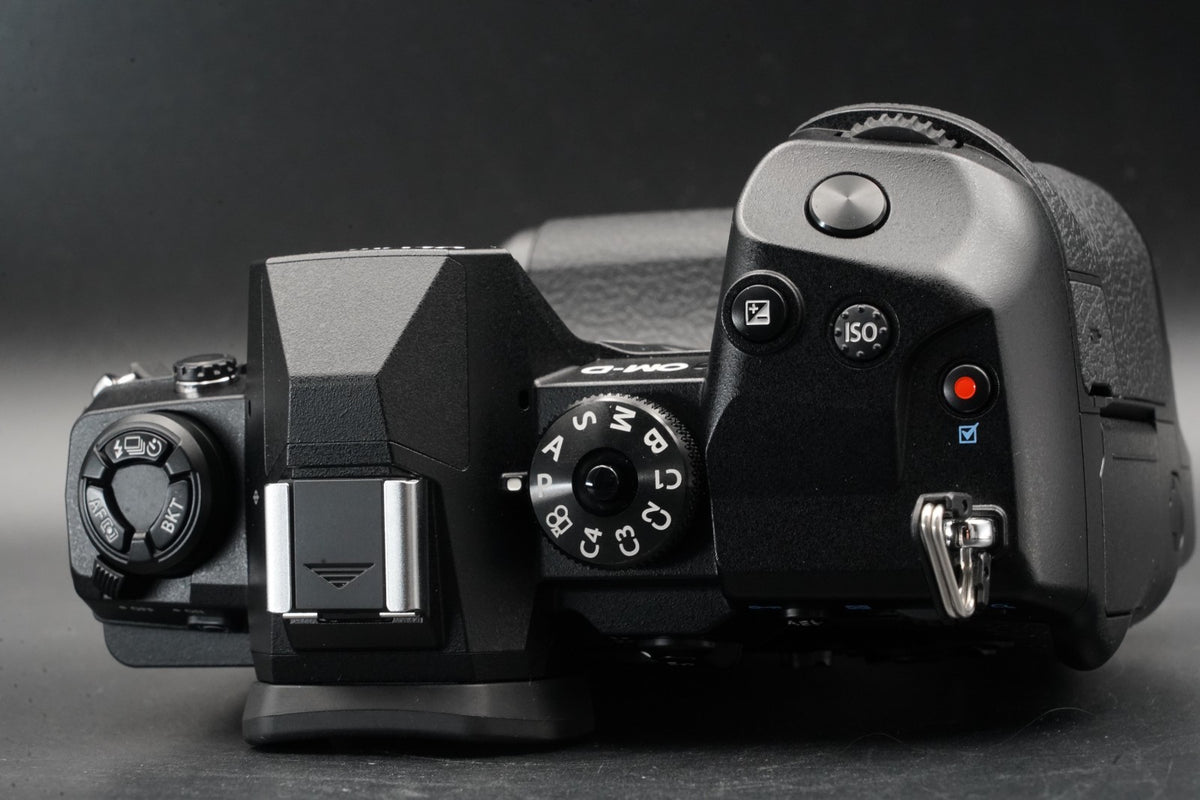 Olympus OM-D E-M1X 20.4MP Mirrorless Digital Camera body -1866 cuts- #11098