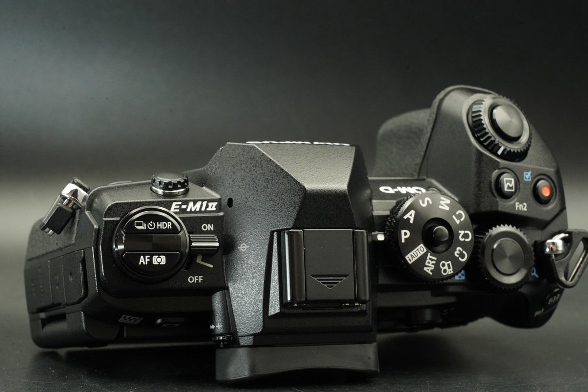 Olympus OM-D E-M1 Mark II Digital Camera Black Body -21138 cuts- #11847