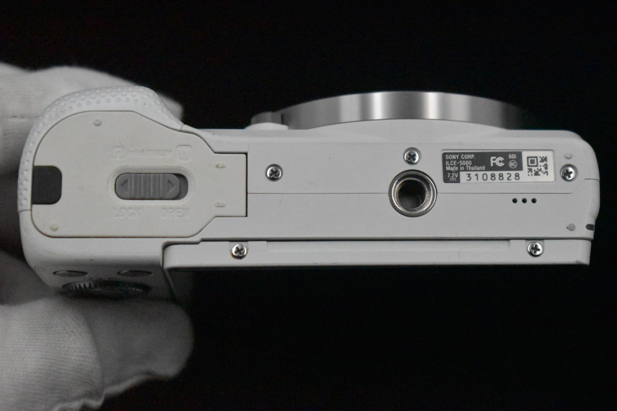 [US Duty Paid] Fotocamera digitale mirrorless Sony Alpha a5000 con...