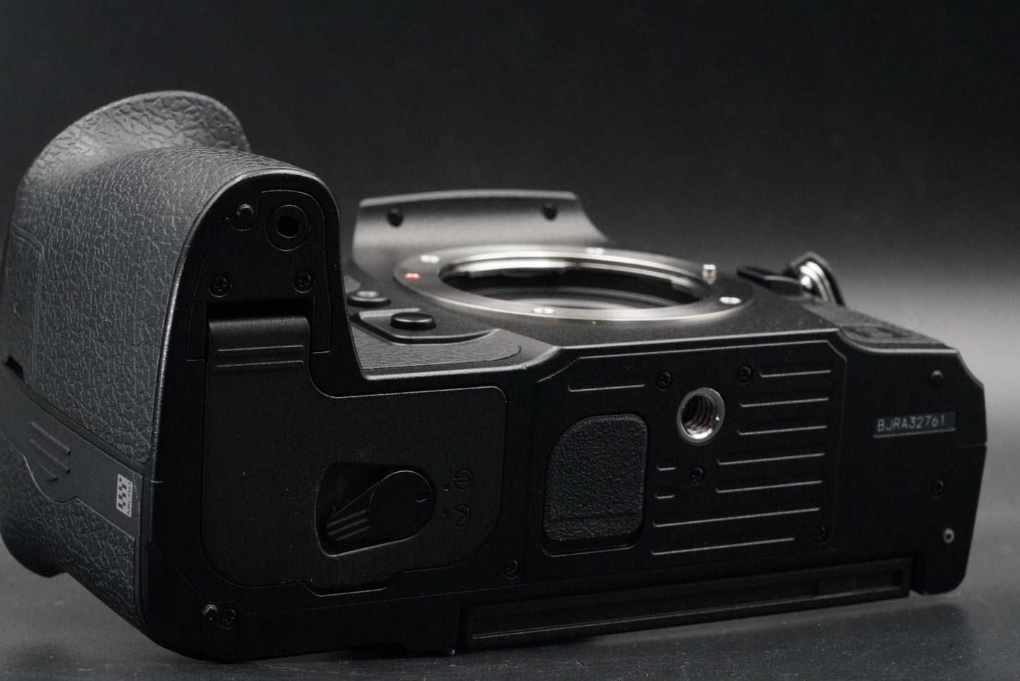 -5356 cuts- OM SYSTEM OM-1 Mark II Mirrorless Camera US STOCK #11089