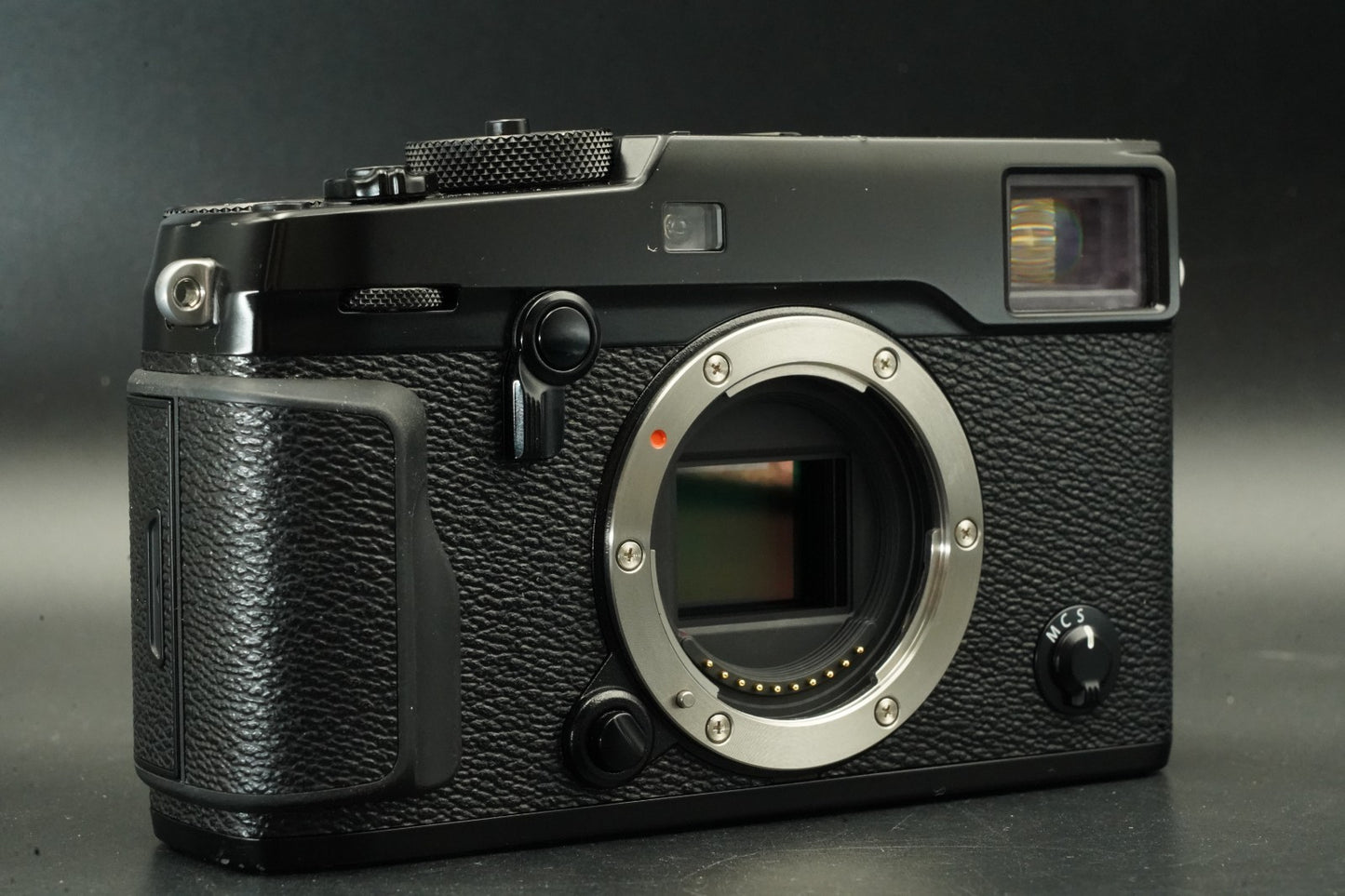 4623 cuts!! Fujifilm X-Pro2 24.3MP Mirrorless Digital Camera Black 11649