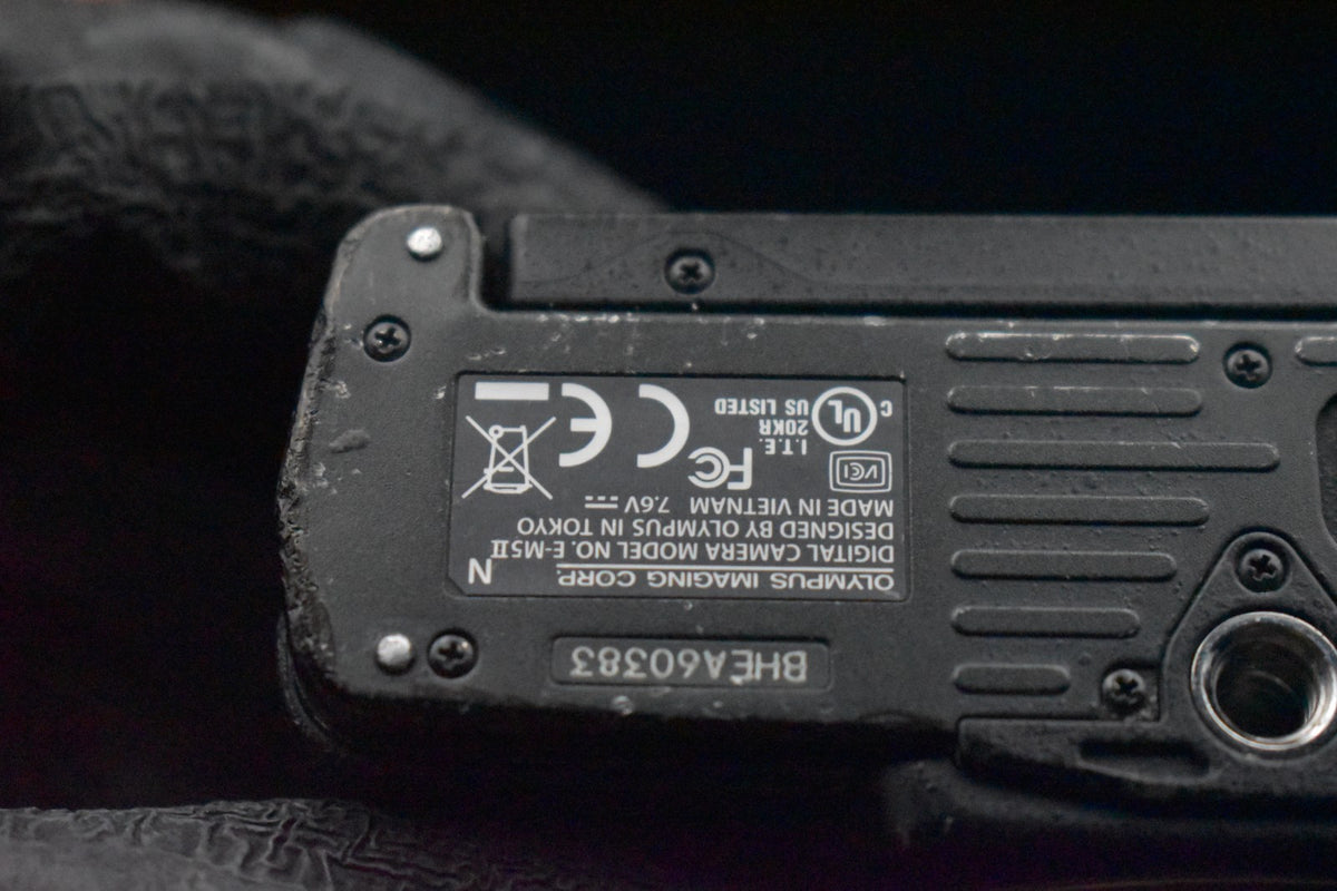 [US Duty Paid] Appareil photo reflex numérique 16,1 mégapixels Olympus OM-D...