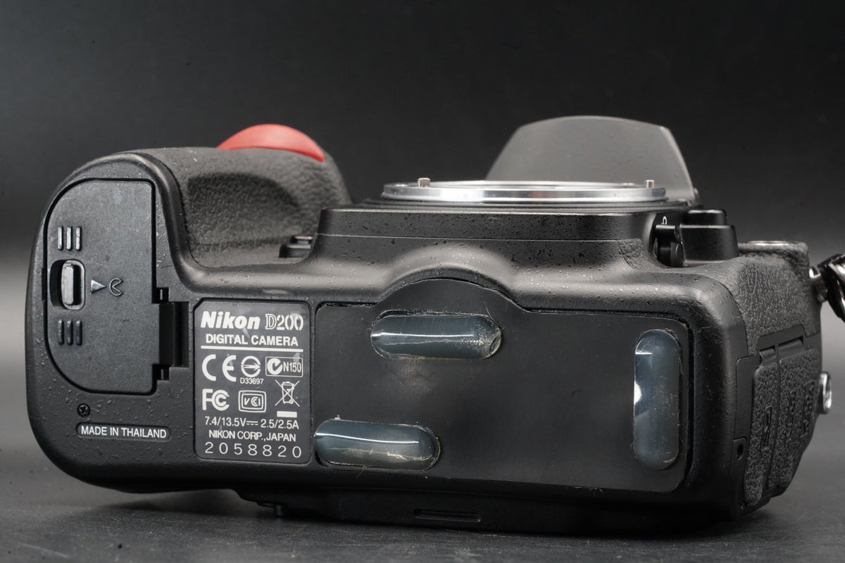 Nikon D200 10.2MP Digital SLR Camera Black -1% cuts- US STOCK #11454