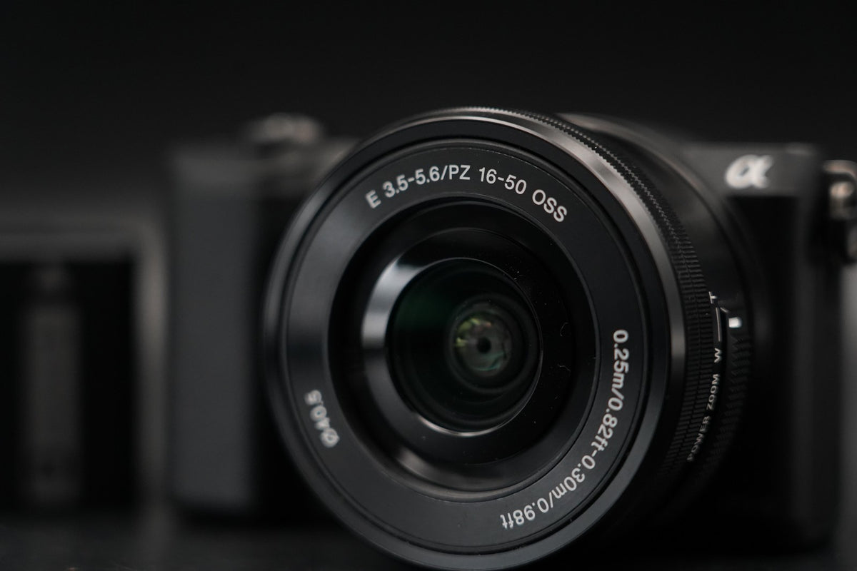 Sony a5100 Mirrorless Digital Camera Black -2104 cuts- US STOCK #11353