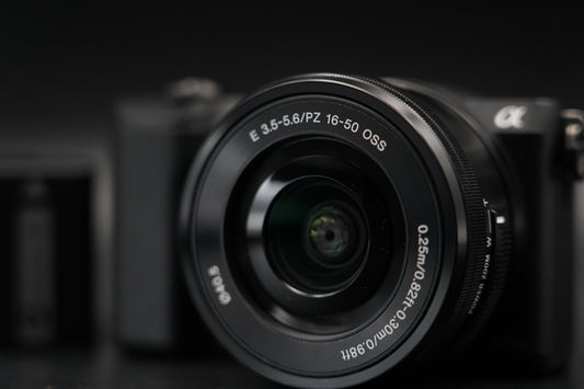 Sony a5100 Mirrorless Digital Camera Black -2104 cuts- US STOCK #11353