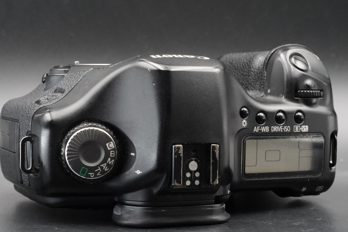 Canon EOS 5D Digital SLR Full Frame Camera Body Only US STOCK #11235