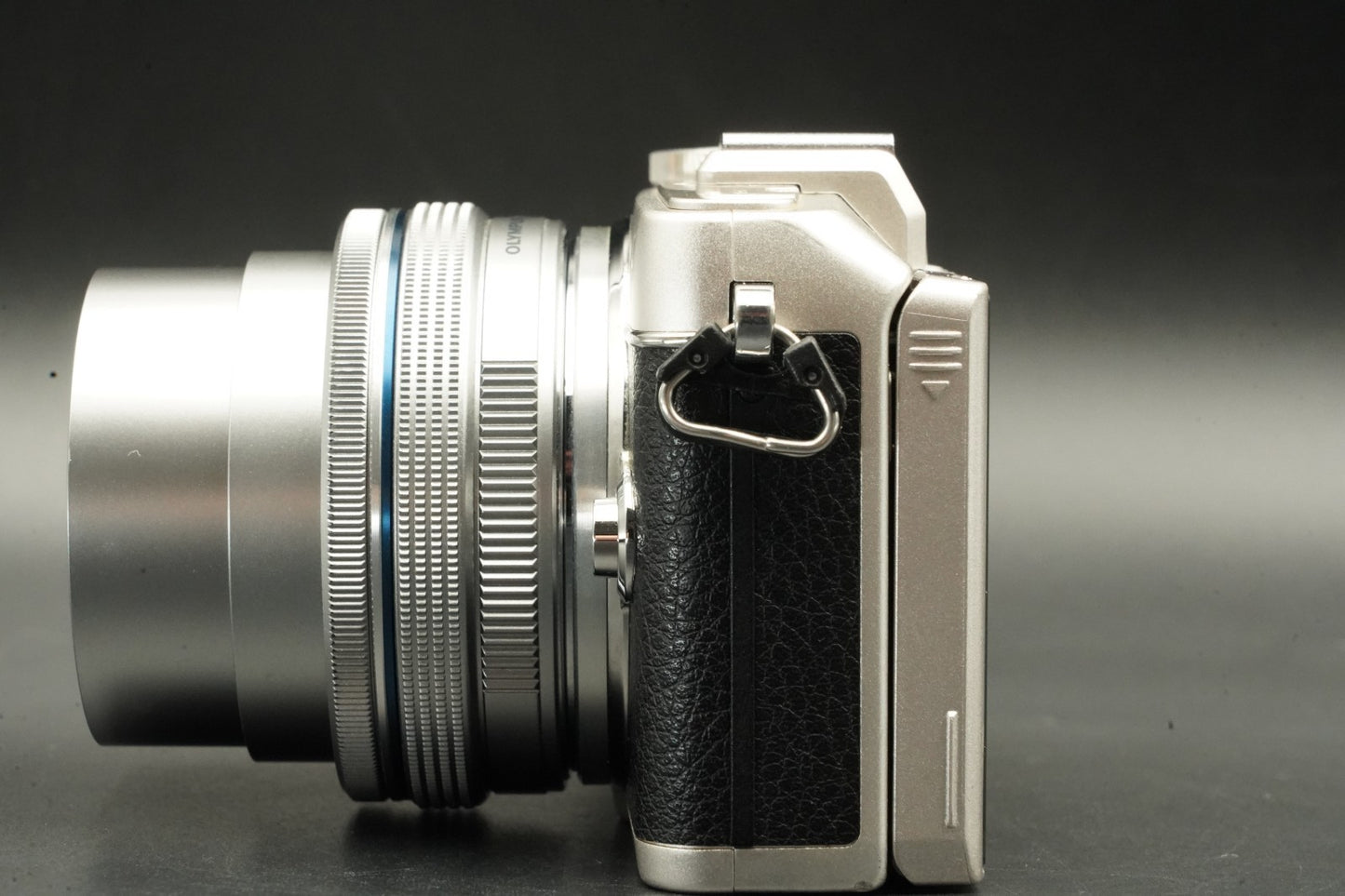 Olympus PEN E-PL7 Digital Camera Silver with 14-42mm + 40-150mm Lens  11571