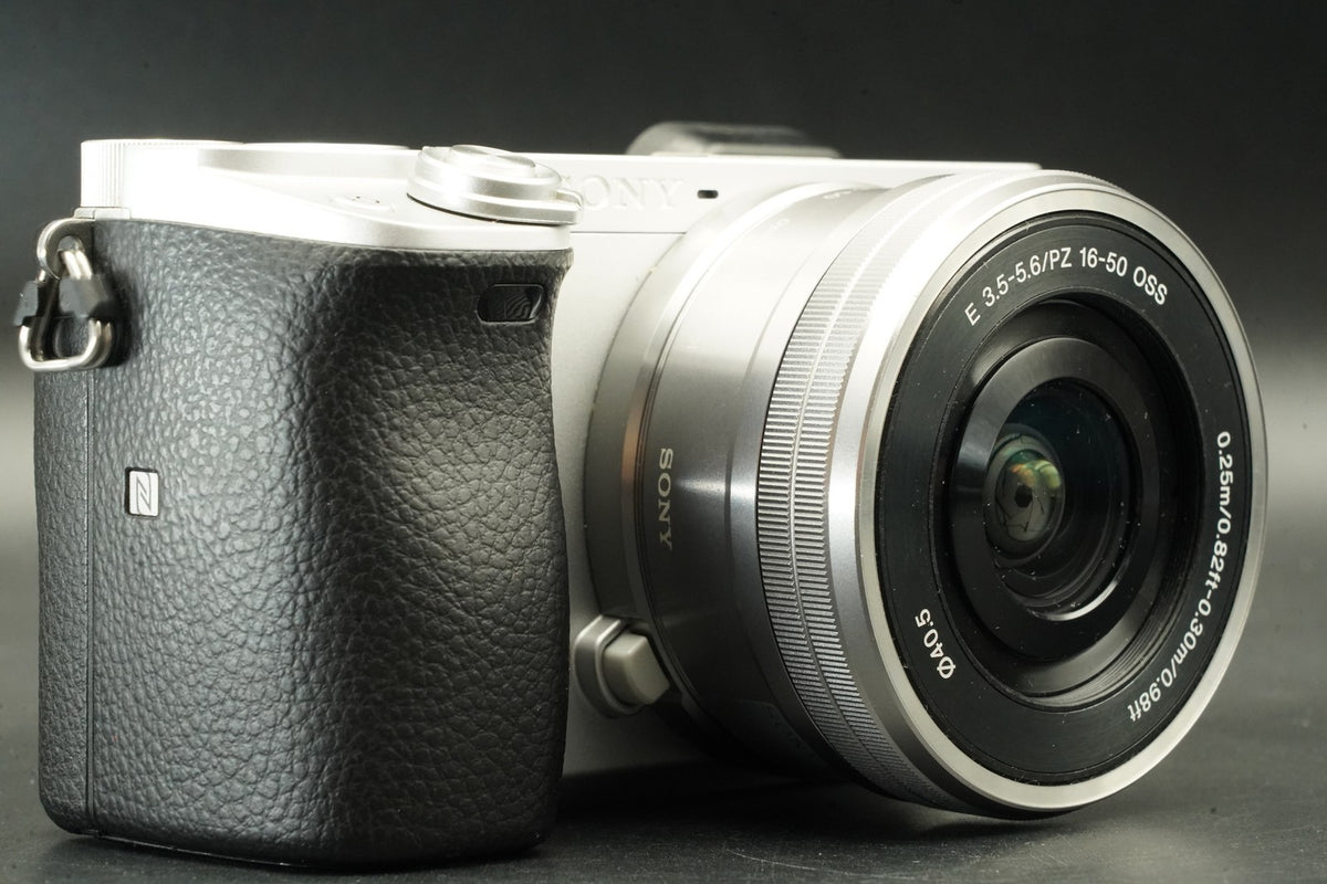 Sony Alpha A6400 Mirrorless Digital Camera with Lens Silver -87045 cuts- #12008