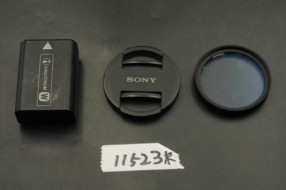 Sony A6400 Mirrorless Digital Camera with 2 Lenses Black -4741 cuts- #12194
