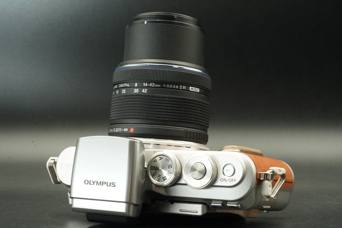 2712 cuts! Olympus E-PL8 Brown w/ 2 lenses Digital Mirrorless Camera 11639