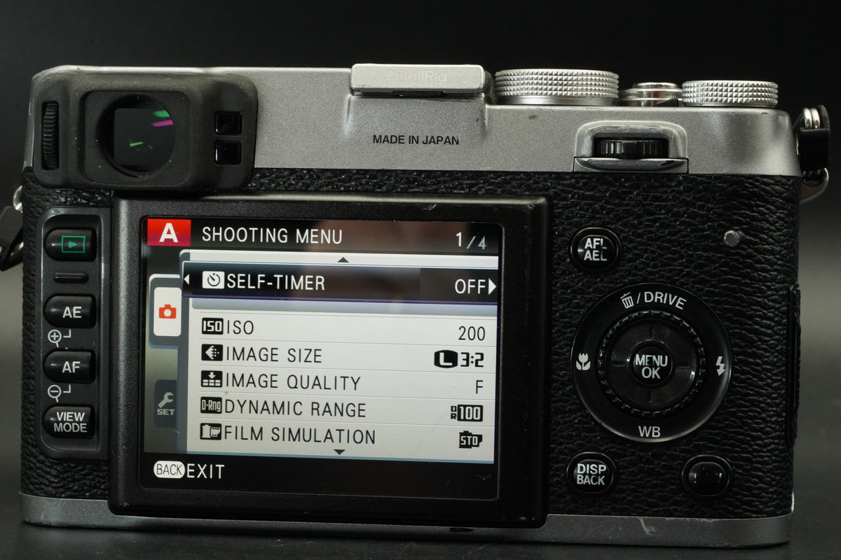 Fujifilm X100 FinePix X Series 12.3MP Silver Digital Camera US STOCK #11656
