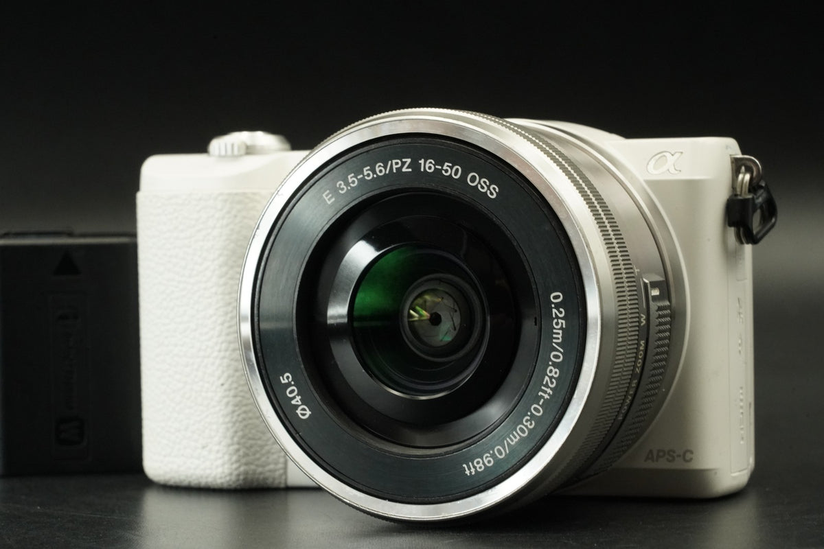 Sony a5100 Mirrorless Digital Camera White -41108 cuts- #12382