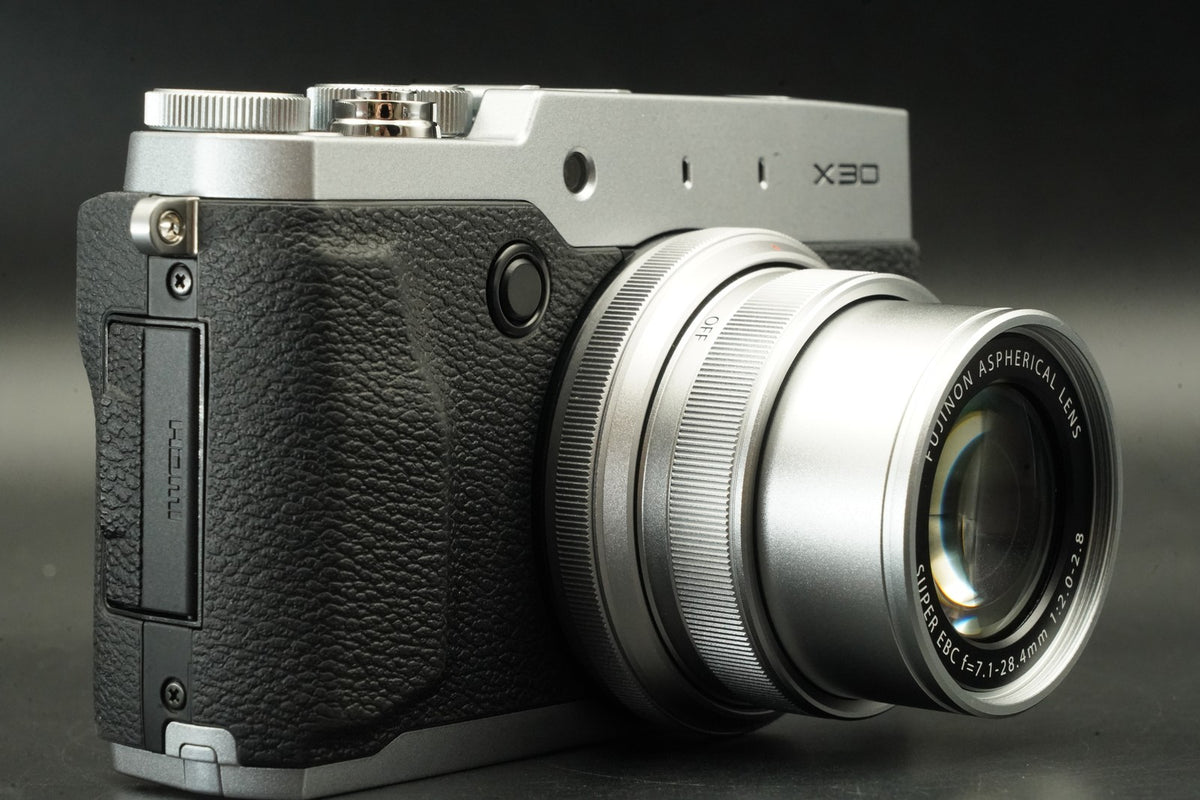 Fujifilm FinePix X30 12.0MP Digital Camera Silver #12090