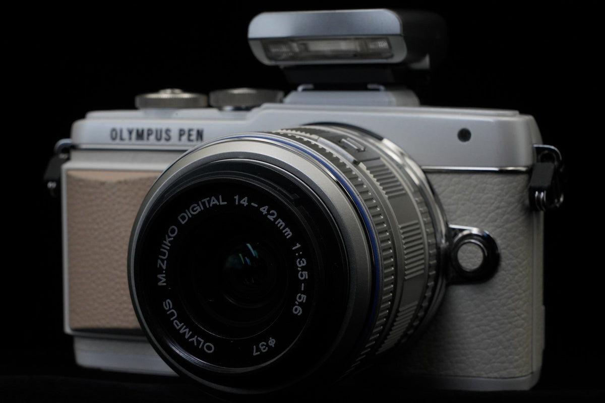 Olympus PEN E-PL7 Digital Camera White with 14-42mm Lens US STOCK #10166