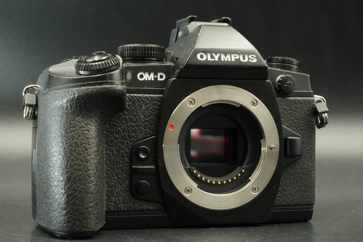 Olympus OM-D E-M1 Digital Camera Black Body -13773 cuts- US STOCK #12348