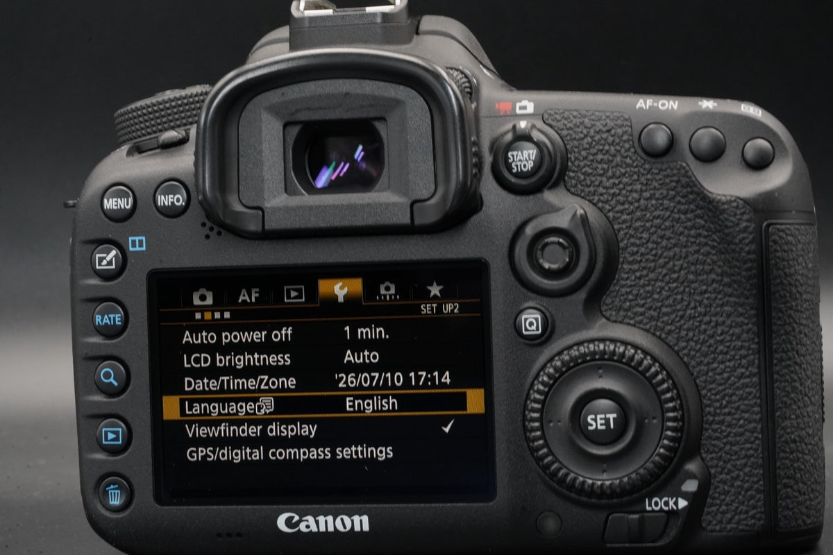Canon EOS 7D Mark II DSLR Camera w/ EF 18-135 IS STM Lens #11171