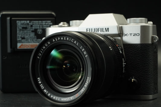 Fotocamera digitale mirrorless Fujifilm X-T20 con obiettivo XF 18-55...