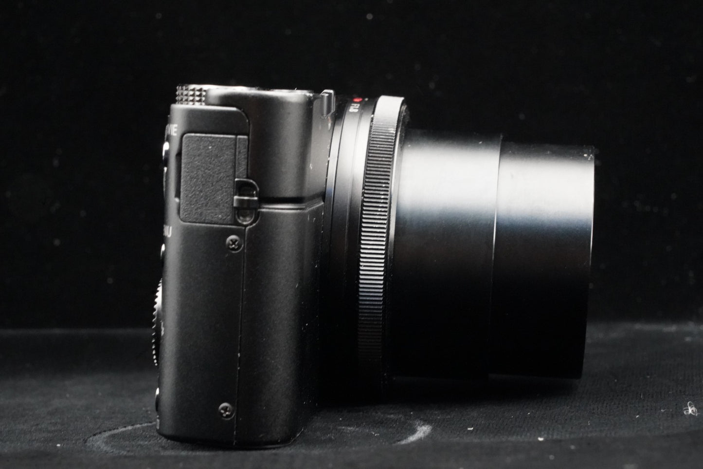 Sony Cyber-Shot DSC-RX100 35 Language Camera 8749 8752-8759 US DUTY PAID R0043