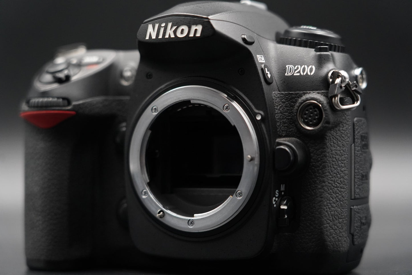 Nikon D200 10.2MP Digital SLR Camera Black Body Battery US Duty Paid 10618