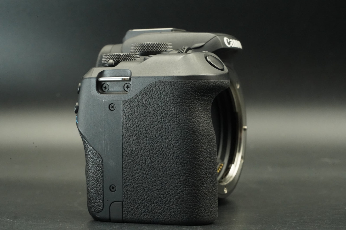 ONLY 2% cuts!! Canon EOS R10 Black APS-C Mirrorless Digital Camera 11684