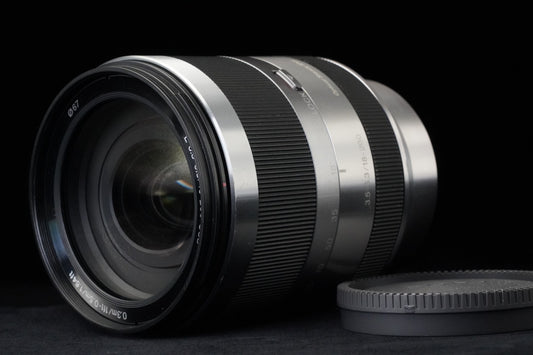 Sony E 18-200mm f/3.5-6.3 OSS silver Lens E Mount SEL18200 US STOCK #11585